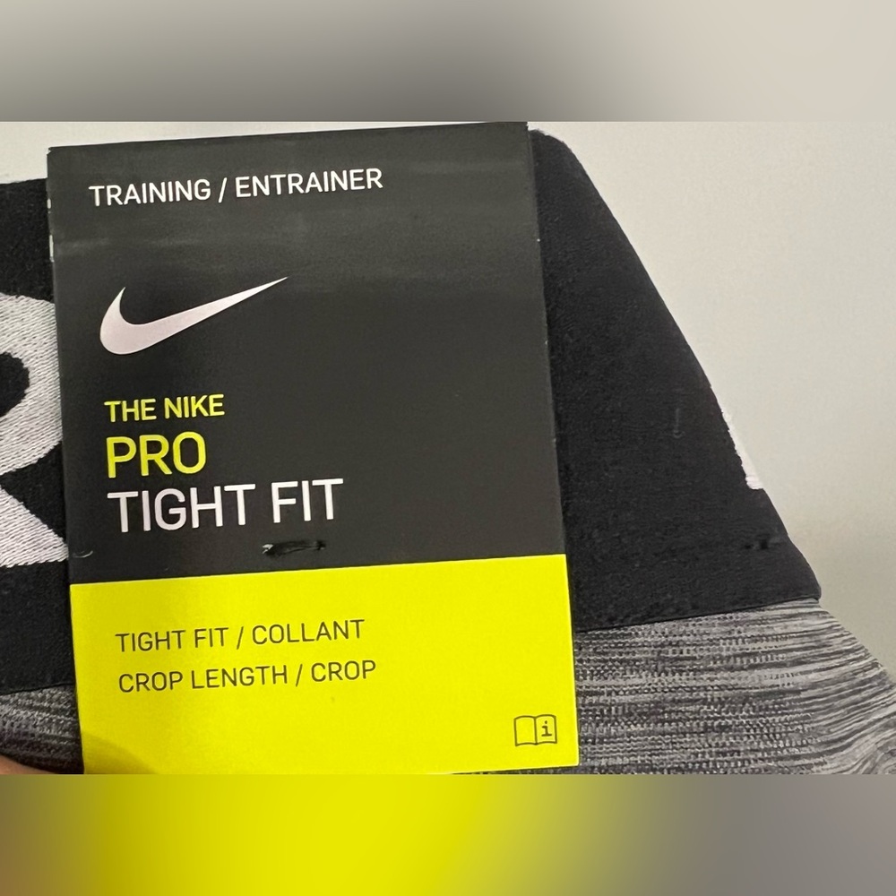 NWT Nike Pro Tight Fit Crop Leggings Size S - Picture 8 of 9